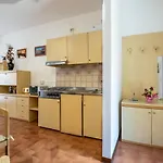 Terraced House On The Lakeside Of - Larihome A04 Apartmán *